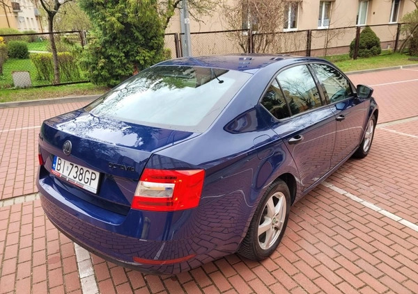 Skoda Octavia cena 39900 przebieg: 231924, rok produkcji 2017 z Białystok małe 211